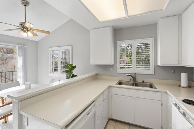 Detail Gallery Image 15 of 33 For 11325 Avenida De Los Lobos Unit D, San Diego,  CA 92127 - 1 Beds | 1 Baths