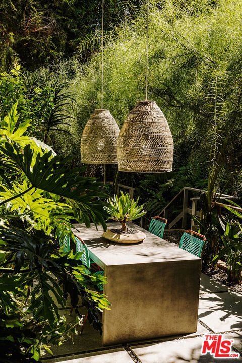 3319 Tareco Drive, Los Angeles CA: https://media.crmls.org/mediaz/990ee07f-cca9-4144-a1a9-f7ebd475d60e.jpg