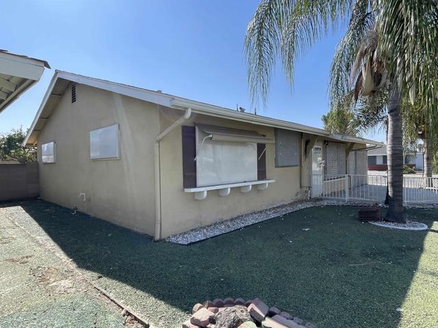 Detail Gallery Image 5 of 36 For 570 S Lyon Ave, Hemet,  CA 92543 - 2 Beds | 2 Baths