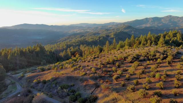 47211 Fox Rock Road, Laytonville CA: https://media.crmls.org/mediaz/990fdc55-a24c-4ec3-8fbd-bf8640c87051.jpg