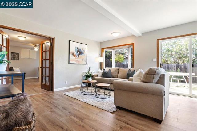 207 Midway Dr, Martinez CA: https://media.crmls.org/mediaz/99106f60-c6a1-4d34-85c1-45755e053cef.jpg