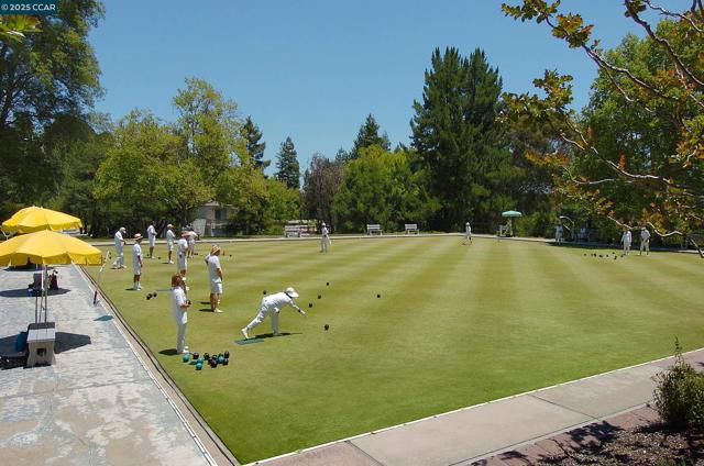 1873 Golden Rain Rd., Walnut Creek CA: https://media.crmls.org/mediaz/9910b495-144c-41c9-af3d-cdf18d04b886.jpg