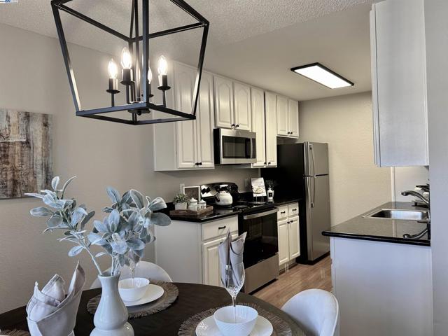 900 Cambridge Dr, Benicia CA: https://media.crmls.org/mediaz/99112cdc-4ecd-41b1-9421-de0743772251.jpg