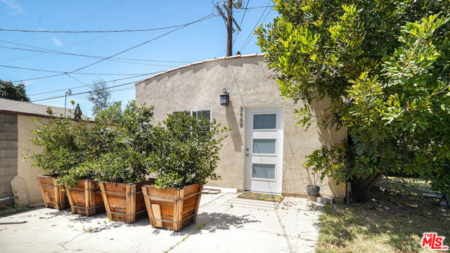 3667 Buckingham Road, Los Angeles, California 90016, 2 Bedrooms Bedrooms, ,1 BathroomBathrooms,Single Family Residence,For Sale,Buckingham,24424661