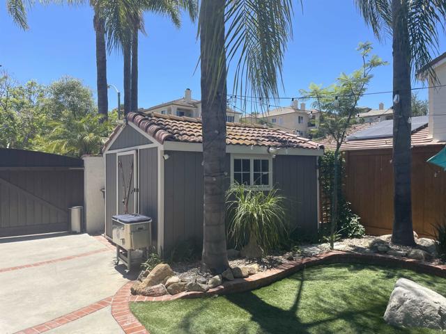 1467 Belmont Park Road, Oceanside CA: https://media.crmls.org/mediaz/991175f1-c32b-4c58-8fd2-cb486863f242.jpg
