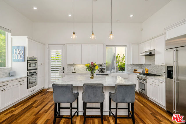 5734 Celedon, Playa Vista CA: https://media.crmls.org/mediaz/991191c1-8ba1-4bd3-a7df-71de5c8dbd8f.jpg