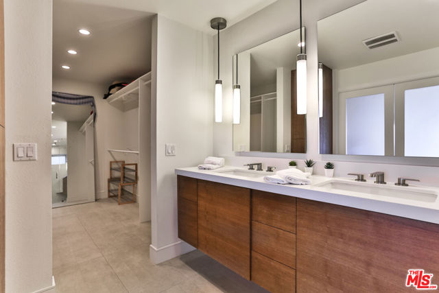 218 Montreal Street, Playa del Rey CA: https://media.crmls.org/mediaz/9911c848-aa45-4d57-82ef-56238b9acaa6.jpg