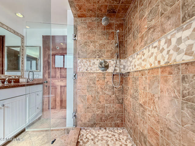 16030 Moorpark Street, Encino CA: https://media.crmls.org/mediaz/99122663-be62-4d9f-8e9e-f348ff5b2cce.jpg