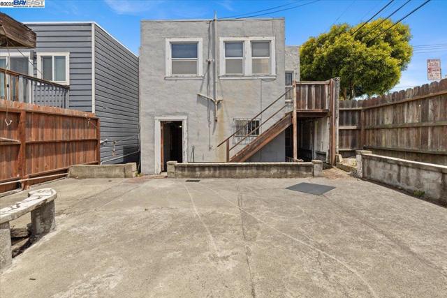 40 Acton St, Daly City CA: https://media.crmls.org/mediaz/99123ceb-0f85-4e10-99cc-5c34198bc1ce.jpg