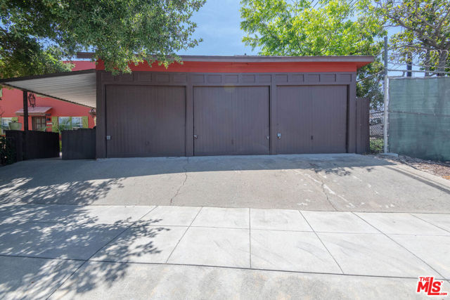 3022 Silver Lake Boulevard, Los Angeles CA: https://media.crmls.org/mediaz/99125eff-0316-474e-9800-1f7ed53bfc97.jpg