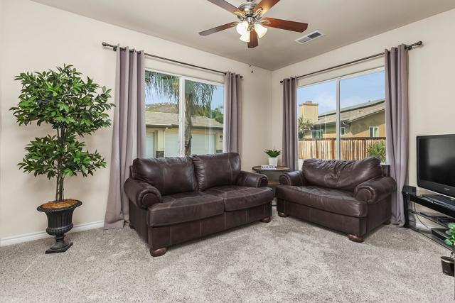 10252 Casa Ct, Santee CA: https://media.crmls.org/mediaz/9913adfe-2c56-45dc-8d66-ec758625bf4b.jpg
