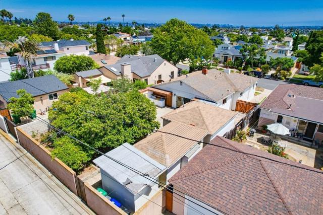 1354 Chalcedony St, San Diego CA: https://media.crmls.org/mediaz/99149a83-e580-4e7c-b6ce-967b2f1f4acd.jpg