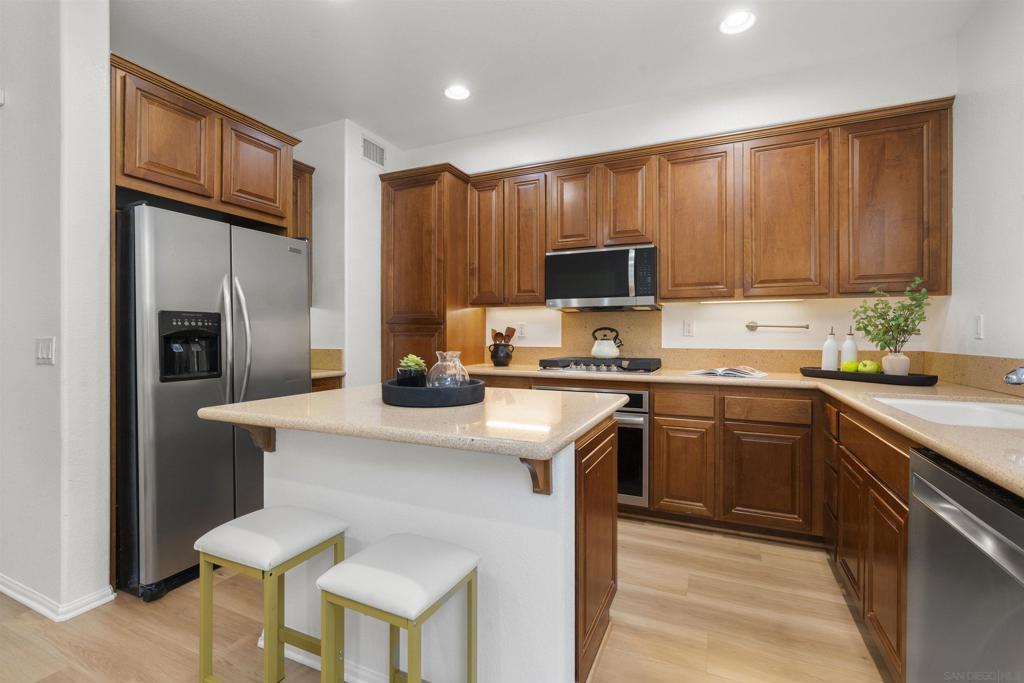 MLS #250031902SD img 15