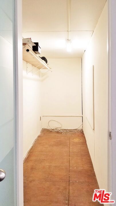215 W 7th Street, Los Angeles CA: https://media.crmls.org/mediaz/99153c06-b4c9-46df-854d-46cb41f61156.jpg