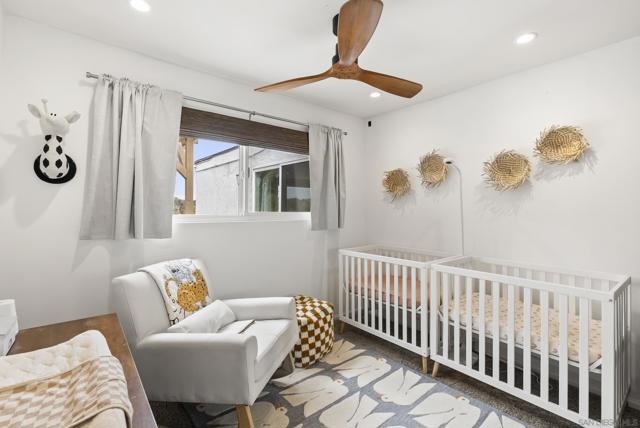 310 Bluff Wy, Oceanside CA: https://media.crmls.org/mediaz/9915ac7f-b3e6-492e-9b7c-d32c9a22cf83.jpg