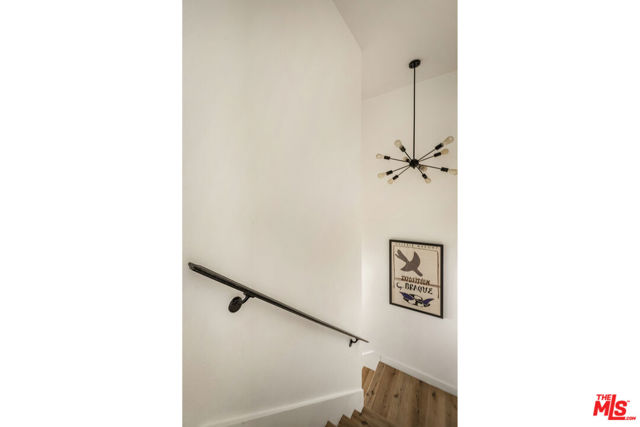 13123 Magnolia Boulevard, Sherman Oaks CA: https://media.crmls.org/mediaz/9915c039-11ac-41d7-8714-87b3f5a90087.jpg