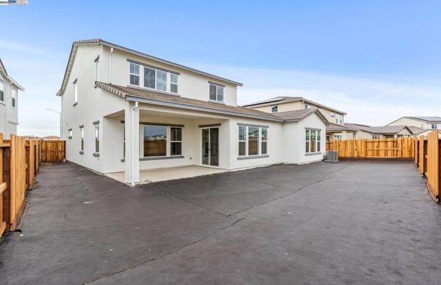 1552 Kasnak Drive, Manteca CA: https://media.crmls.org/mediaz/9915eb10-c0e6-4c52-a4af-bdcf18981440.jpg