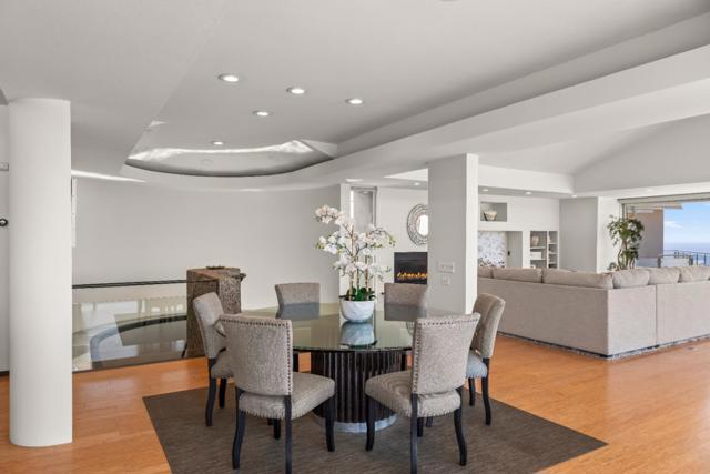 420 Seaview Drive, Aptos CA: https://media.crmls.org/mediaz/9916430c-5979-4ada-acc9-6e00198e72cc.jpg