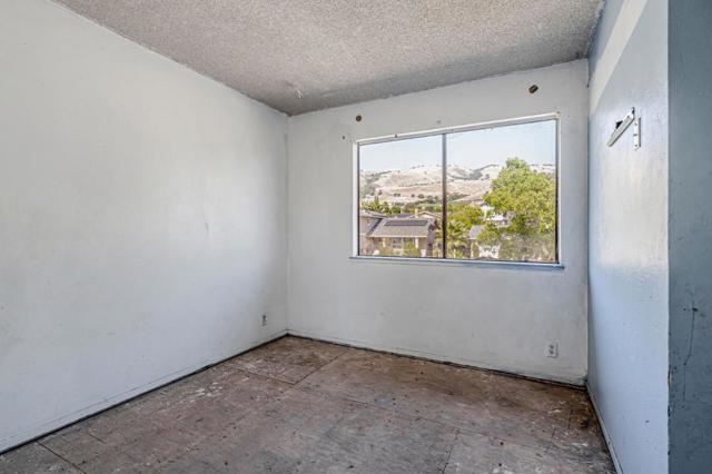 3047 Rollingwood Court, San Jose CA: https://media.crmls.org/mediaz/99170471-6687-4539-8007-4ac0b64632b0.jpg