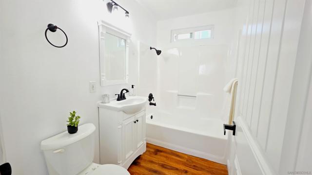 4233 39th ST, San Diego CA: https://media.crmls.org/mediaz/991716ff-bdb1-4d45-b2e0-3facea6cee68.jpg