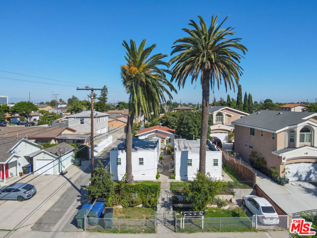 20414 Kenwood Avenue, Torrance CA: https://media.crmls.org/mediaz/99174131-b13e-469f-a7cf-fc00f76e1a5c.jpg