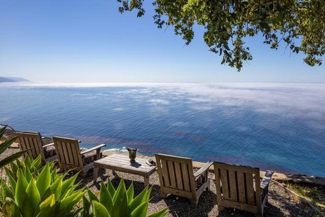 47320 Highway 1, Big Sur CA: https://media.crmls.org/mediaz/99176047-43cb-4b76-9629-2c2efac5e42b.jpg