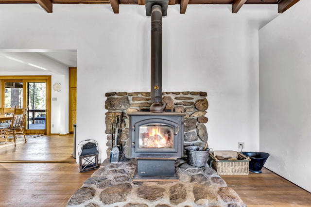 53340 Idyllbrook Drive, Idyllwild CA: https://media.crmls.org/mediaz/99177c5b-f41d-4b3a-ace5-3722e05e2ae0.jpg