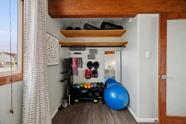 990 Avenue Alhambra, Half Moon Bay CA: https://media.crmls.org/mediaz/9917b139-1a39-414d-9b90-0a4ca2525e31.jpg