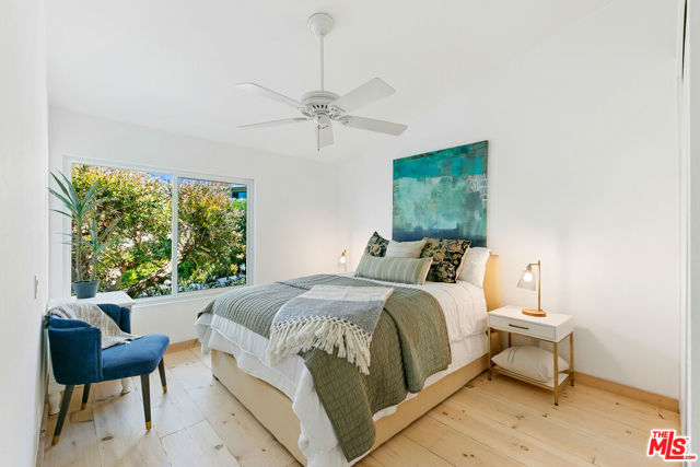 29672 Zuma Bay Way, Malibu CA: https://media.crmls.org/mediaz/9917b582-22cc-4eca-9535-b5886d6d3c5a.jpg