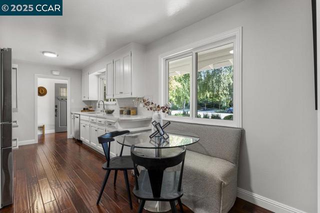 280 Fairway Dr, Danville CA: https://media.crmls.org/mediaz/9917b60a-2e70-43ab-827b-3d0ac355b14f.jpg