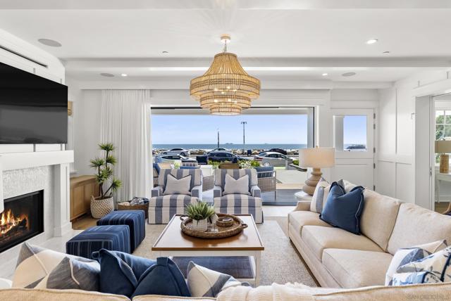 1059 Ocean Blvd, Coronado CA: https://media.crmls.org/mediaz/99187456-b11b-4e5b-98c6-31d5236d6e84.jpg