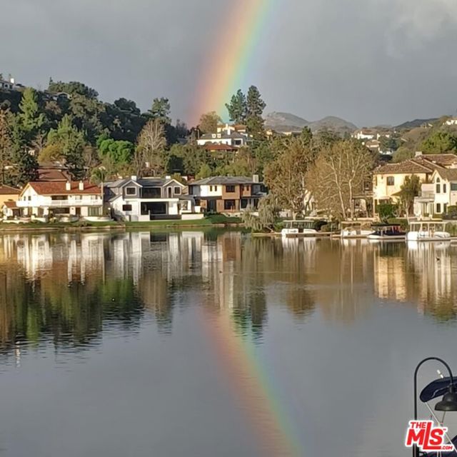 32134 Beachlake Lane, Westlake Village CA: https://media.crmls.org/mediaz/9918cdb0-973a-41c4-bd7f-41a29422539b.jpg