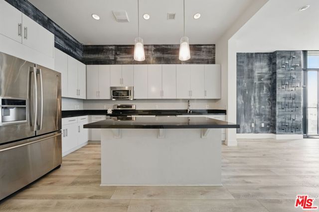 3223 W 6th Street, Los Angeles CA: https://media.crmls.org/mediaz/991931f3-8dd3-48f6-989e-ae4b143b0bf3.jpg