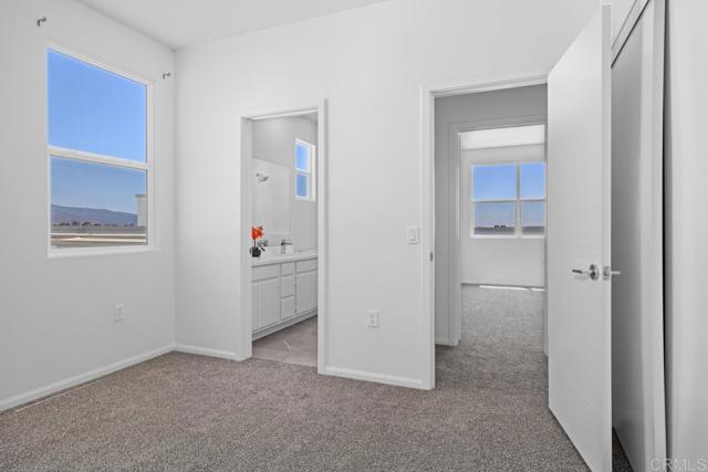 2040 Mindoro Lane, Chula Vista CA: https://media.crmls.org/mediaz/991a4929-9bba-4ed2-982b-5cbafefdb58b.jpg