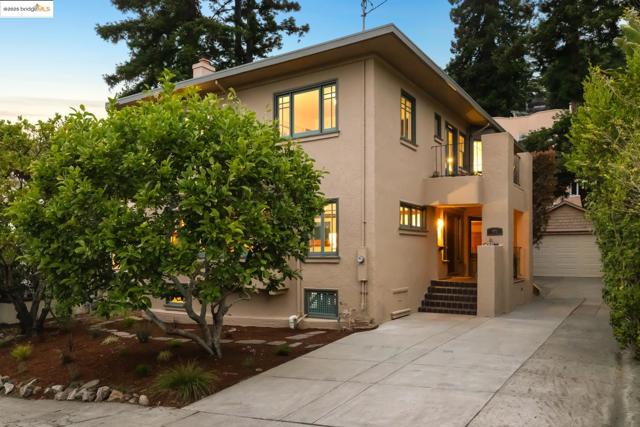 971 Santa Barbara Rd, Berkeley CA: https://media.crmls.org/mediaz/991a996f-06ad-4b5c-827c-6b0187174cc4.jpg