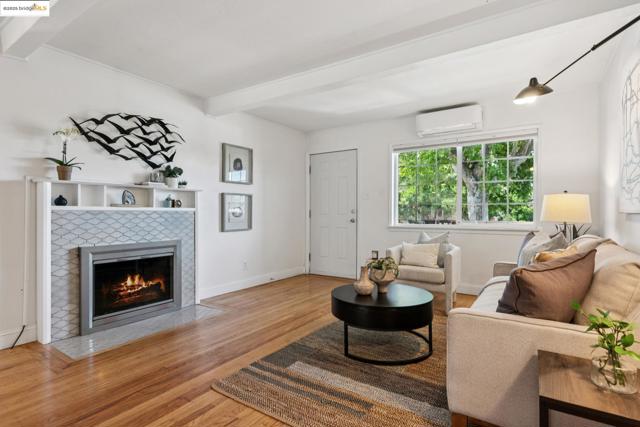 1865 Overhill Rd, Concord CA: https://media.crmls.org/mediaz/991acd14-d08a-4b9f-ada8-1bb10f795e60.jpg