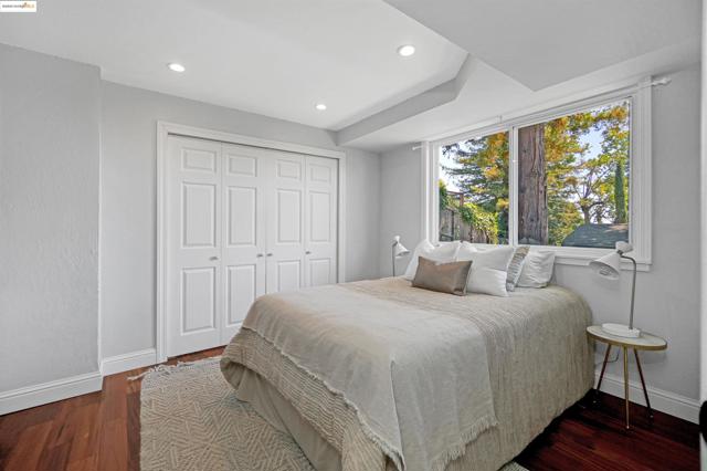 4329 Lawrence Dr, Castro Valley CA: https://media.crmls.org/mediaz/991ad105-2c5b-4fd1-b4f3-96206f842be2.jpg