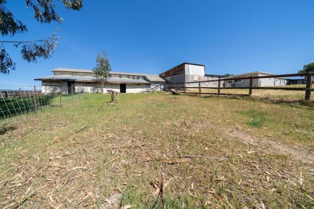211 Smith Road, Watsonville CA: https://media.crmls.org/mediaz/991b0f2f-1b3b-4f92-af62-ce58c5c5a17d.jpg