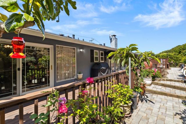 3155 Brittan Avenue, San Carlos CA: https://media.crmls.org/mediaz/991b1236-e95a-4b59-8cc2-35bcdd63e4ba.jpg