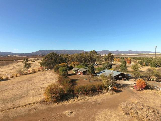 27643 County Road 88, Winters CA: https://media.crmls.org/mediaz/991b4a70-5d4d-44f8-998e-b1b6b21d657d.jpg