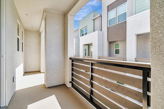 5601 Linen Court, San Ramon CA: https://media.crmls.org/mediaz/991b5628-8884-4e2b-9b7c-371129ebc357.jpg