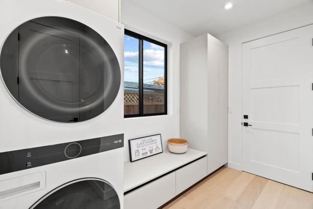 700 Farley Street, Mountain View CA: https://media.crmls.org/mediaz/991c5df4-7e0f-4a3a-a147-1782c3b29218.jpg