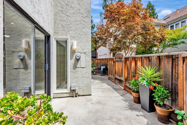 907 Cowper Street, Palo Alto CA: https://media.crmls.org/mediaz/991c7d0e-4357-4ddd-b366-6cebdee155f8.jpg
