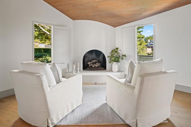 3493 Greenfield Place, Carmel CA: https://media.crmls.org/mediaz/991cd362-c1a3-423f-b8d5-ae362fcc3040.jpg