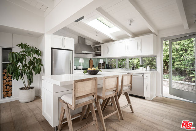 1076 Cheltenham Road, Santa Barbara CA: https://media.crmls.org/mediaz/991d5844-8f3e-413b-a14d-6d10668d20e1.jpg