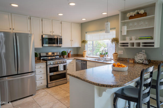 Detail Gallery Image 11 of 27 For 5340 Meadowbluff Ct, Camarillo,  CA 93012 - 3 Beds | 2 Baths