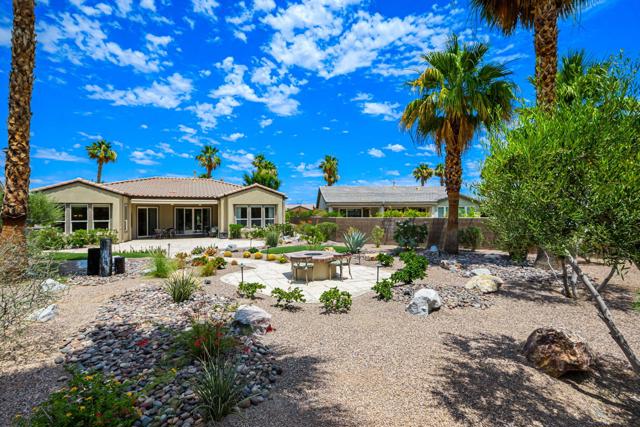 81943 Prism Drive, La Quinta CA: https://media.crmls.org/mediaz/991e64f9-069c-4444-8284-65fa1931e824.jpg