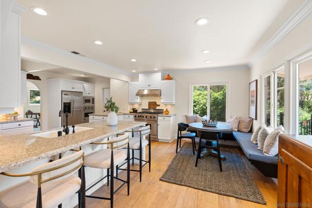 6347 Las Colinas, Rancho Santa Fe CA: https://media.crmls.org/mediaz/991f13e7-045e-4736-967e-42306c9e82df.jpg