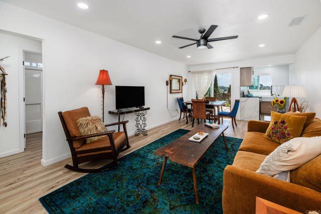 Detail Gallery Image 9 of 20 For 4543 Beverly Glen Dr, Oceanside,  CA 92056 - 2 Beds | 1 Baths
