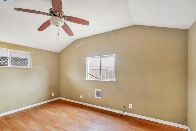 6547 Dairy Ave, Newark CA: https://media.crmls.org/mediaz/99203120-9305-4117-88d8-a5c54e862c9d.jpg